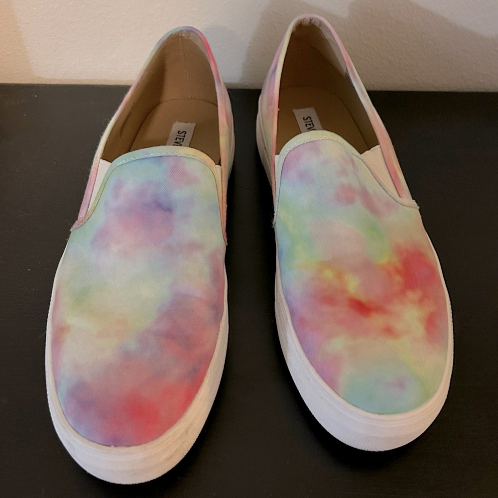 Steve Madden Slipon Sneakers